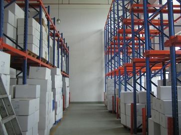1500KG regulowany pojedynczy dostęp Napęd w palecie Rack z działaniem wózka widłowego